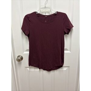 Lululemon‎ Women's Burgundy T-shirt